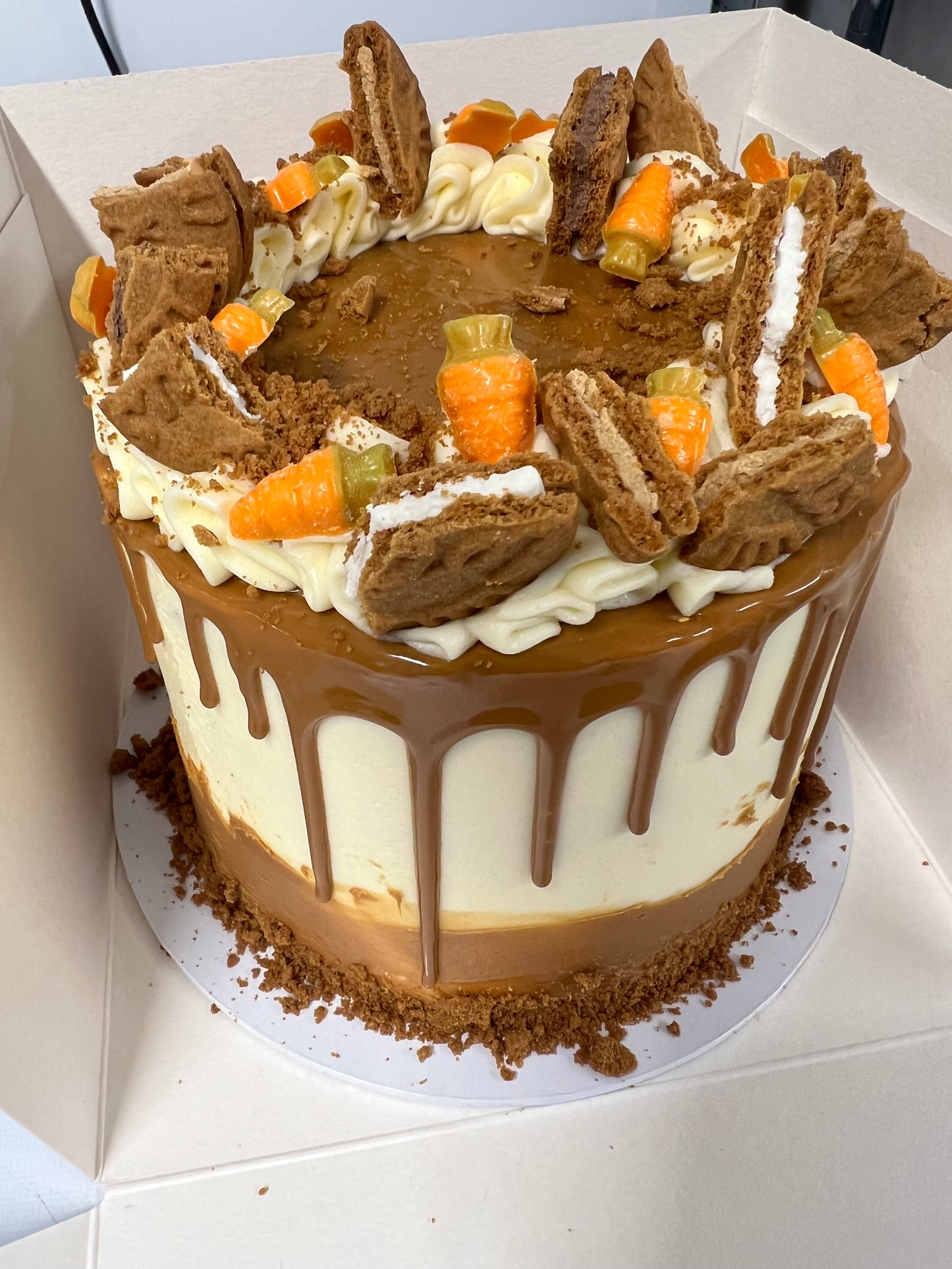 Carrot & Biscoff Cake