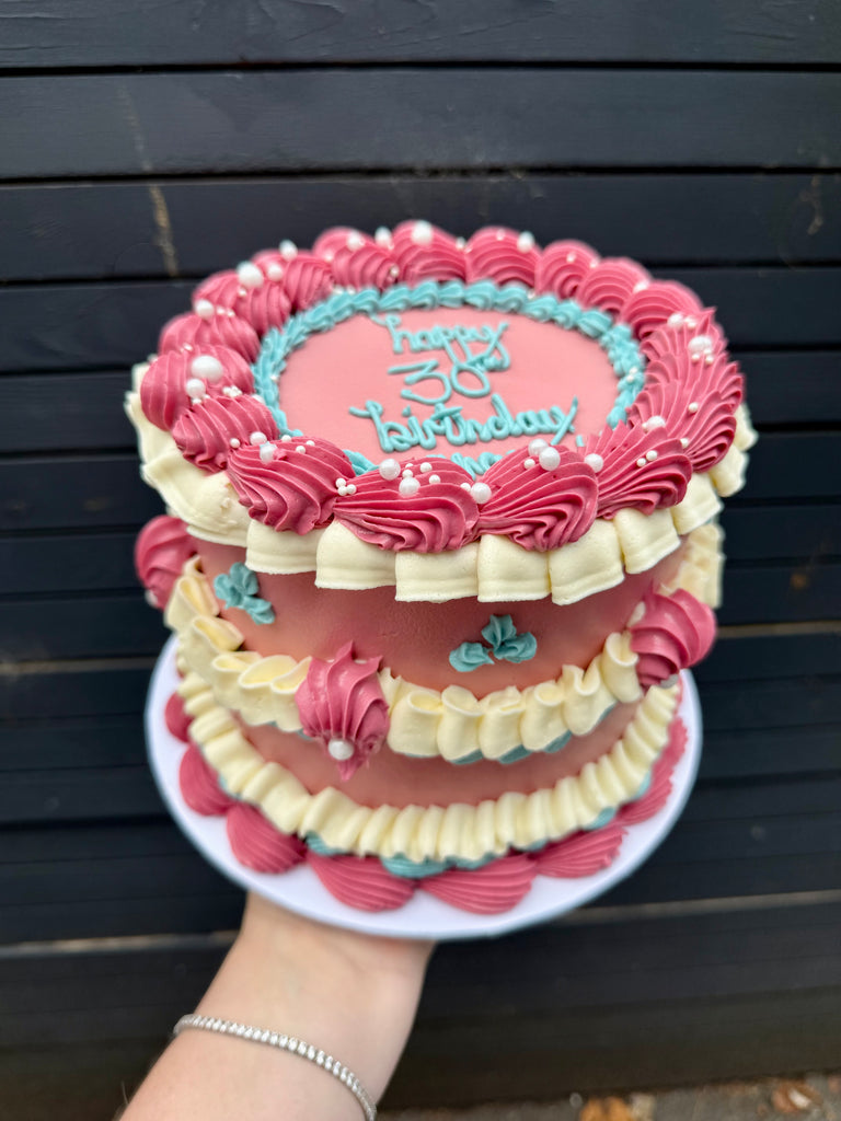 Retro Piped Cake