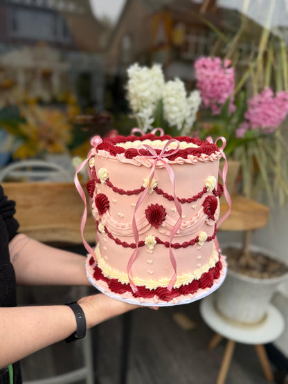 Retro Piped Cake