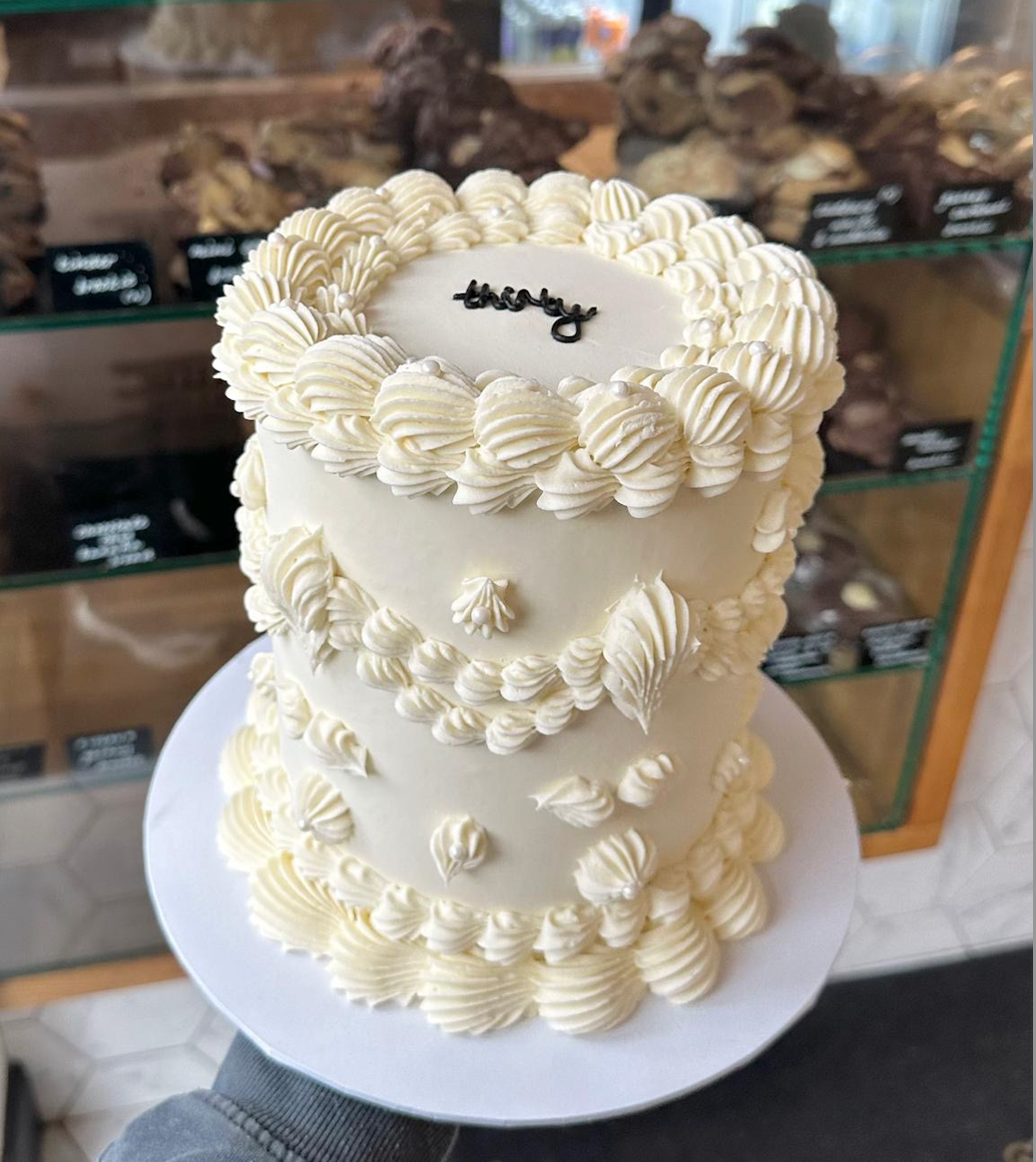 Retro Piped Cake
