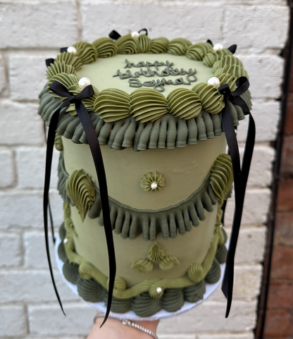 Retro Piped Cake
