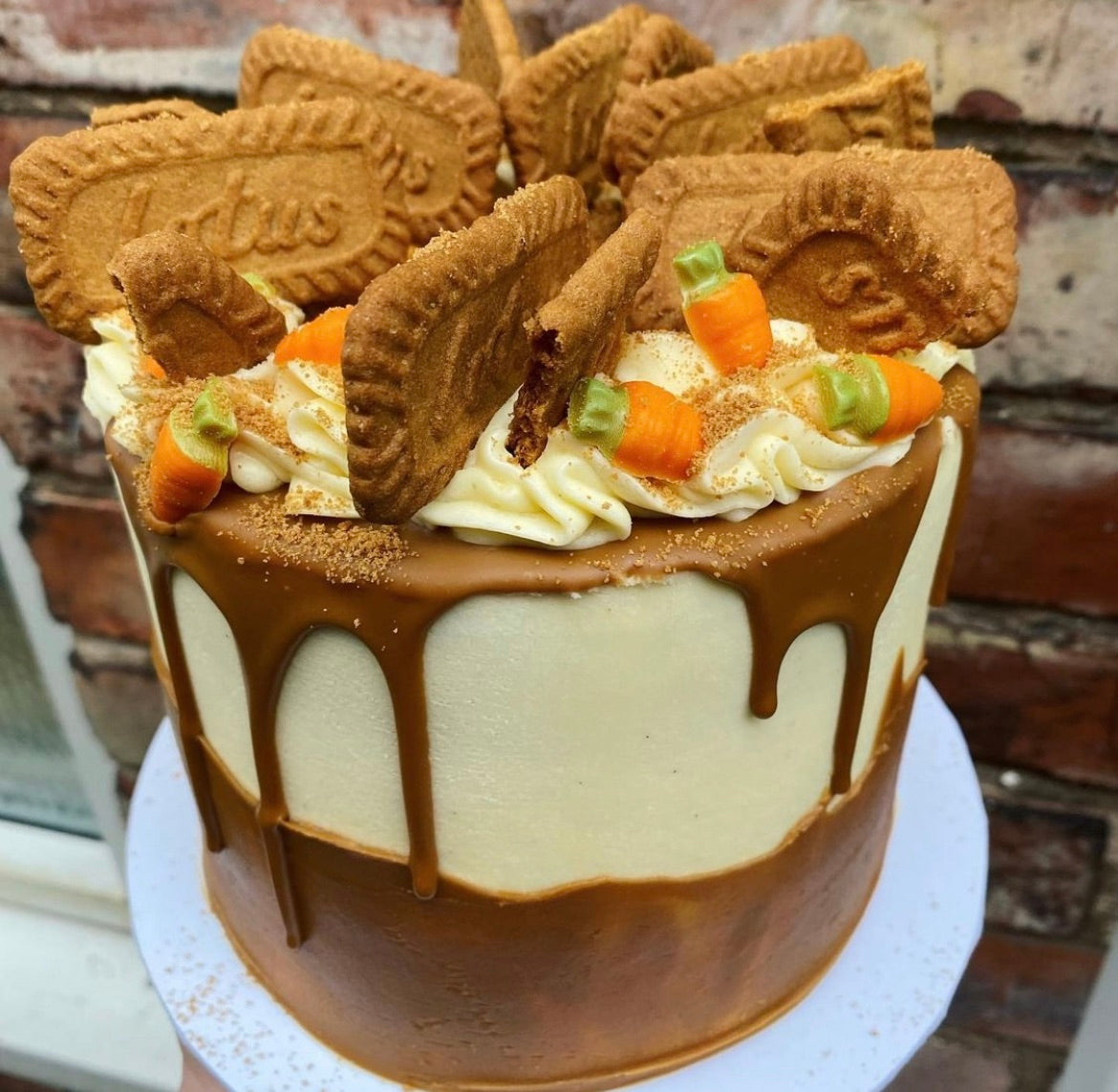 Carrot & Biscoff Cake
