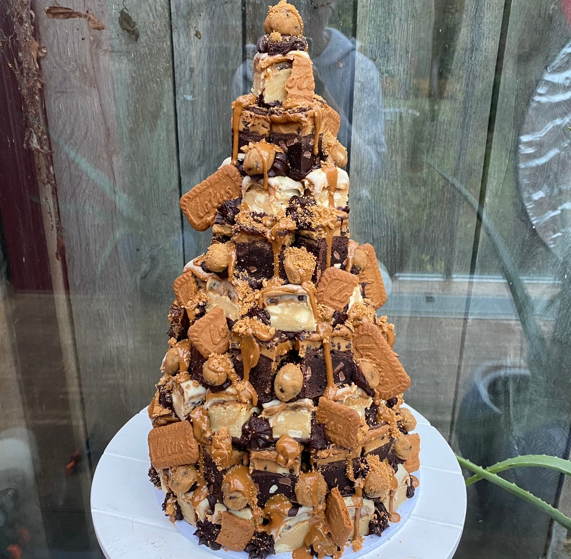 bakedbybbean - 💥The Baked By Bean BROWNIE TOWER 💥 TAG someone that would  love this, or tag someone to hint to them that you want it 🤭 From next  week we will